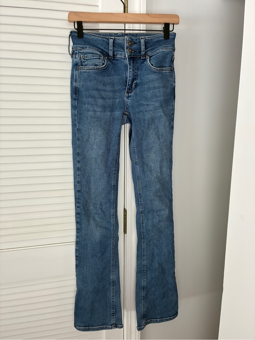 We The Free Blue Medium Wash Bootcut Mid-Rise Jeans Minimalist Size 26